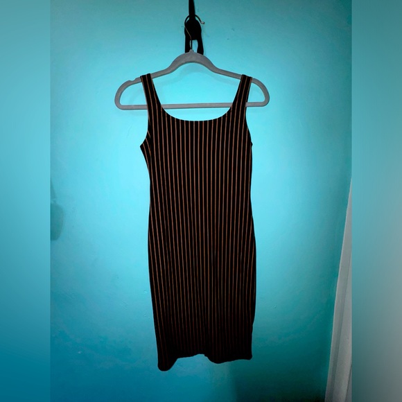 Popular Basic Midi Dress : Size M - Picture 4 of 5